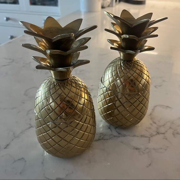 Urban Outfitters Other - CLOSET CLEAROUT Set of 2 Pineapple Shaped Cocktail Glasses